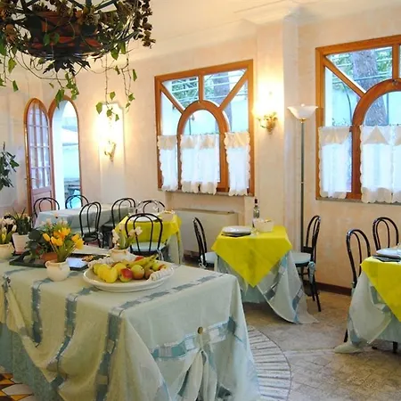 Leopoldo Hotel 3*