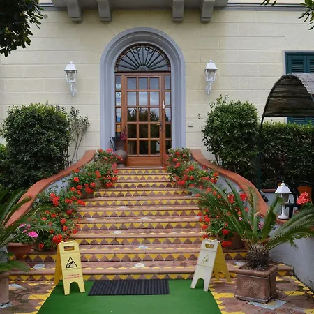 Leopoldo Hotel 3*